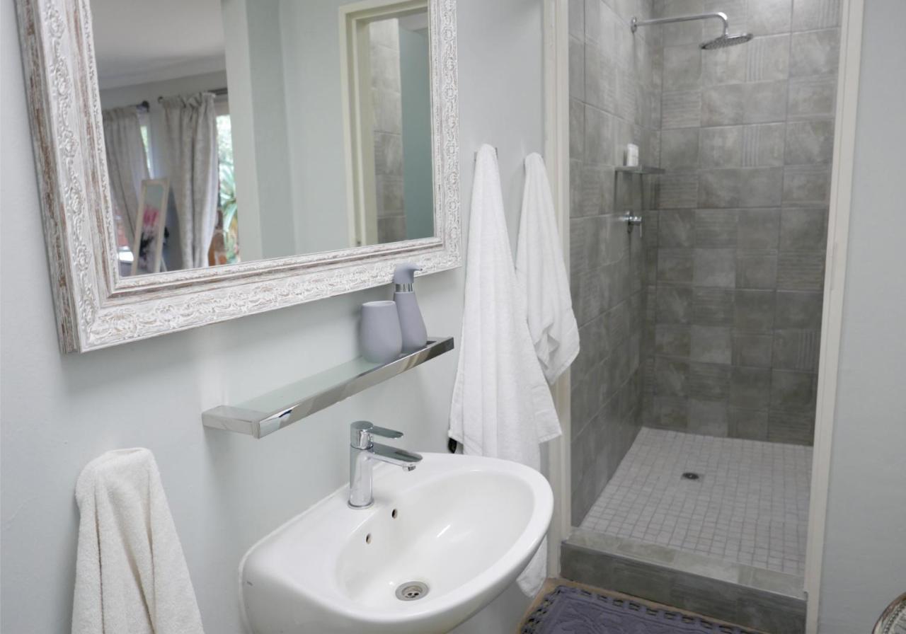 Waterside Cottages & Villas - Self Catering Gaborone Kültér fotó