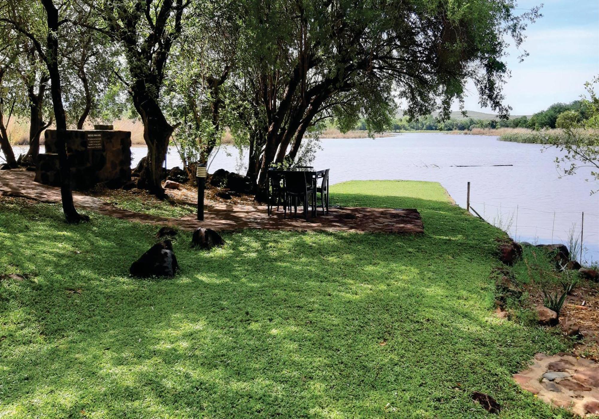 Waterside Cottages & Villas - Self Catering Gaborone Kültér fotó